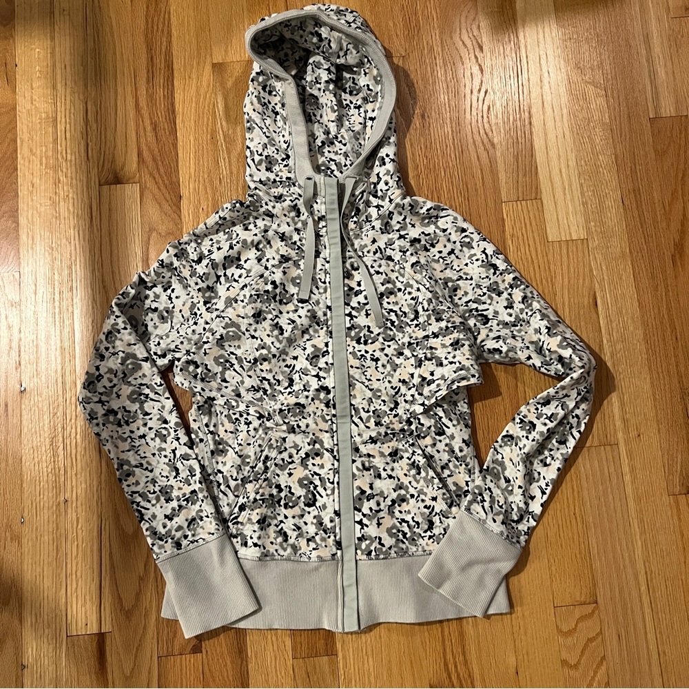 Stylish Women's Gray Patterned Hoodie